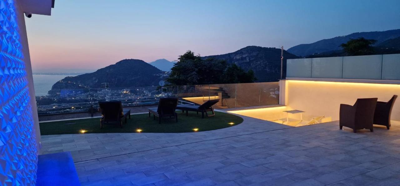 En Suite Bedroom Blue Moon Piano di Sorrento Dış mekan fotoğraf